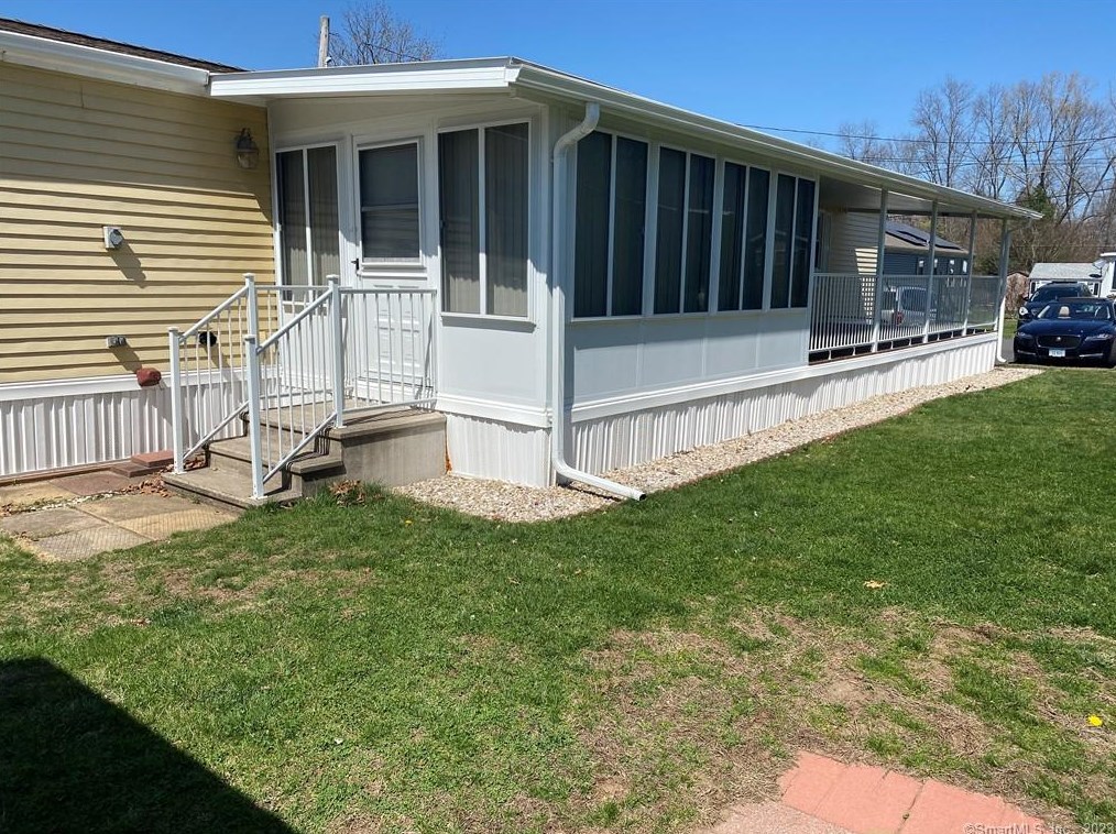 3 Hemlock Rd, Southington, CT 06489