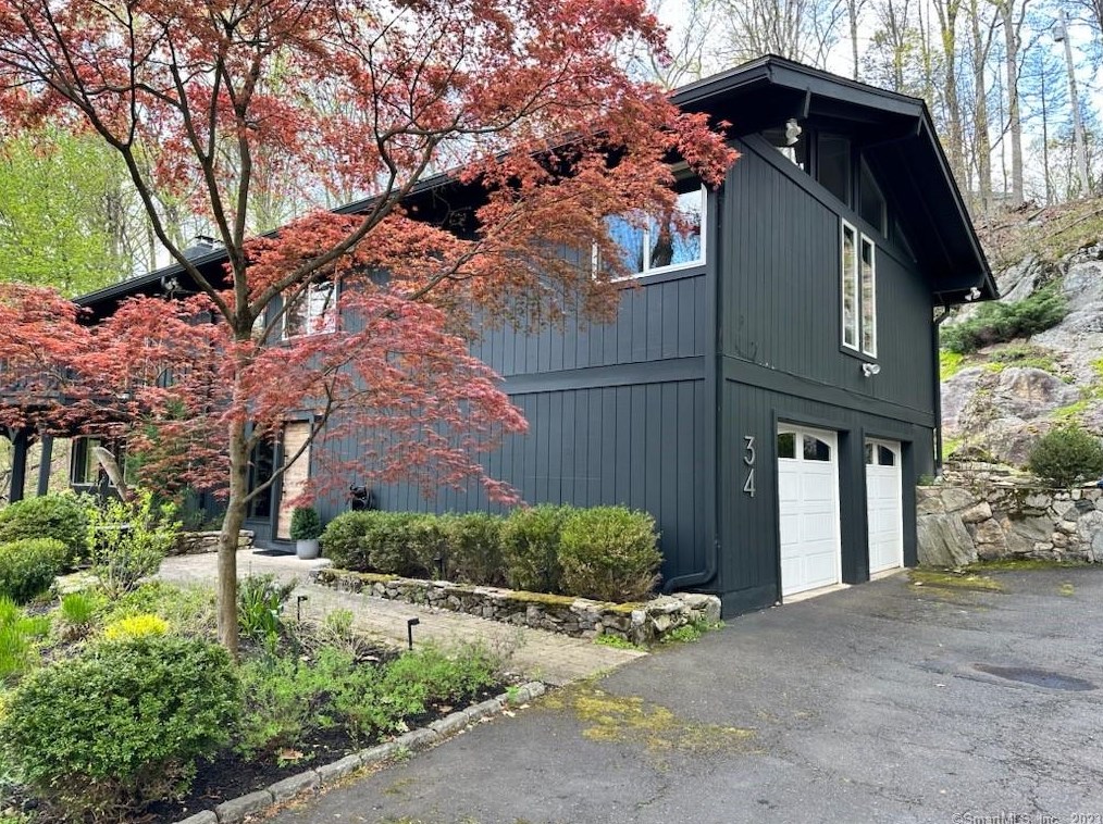 34 Saddle Hill Rd, Stamford, CT 06903