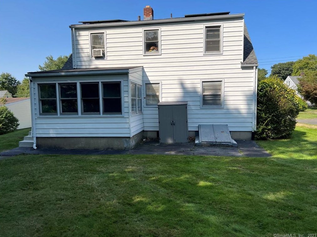 36 Roosevelt Dr, Ansonia, CT 06401