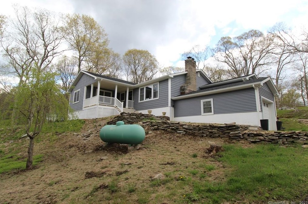 75 Ridgedale Rd, Upper Stepney, CT 06468