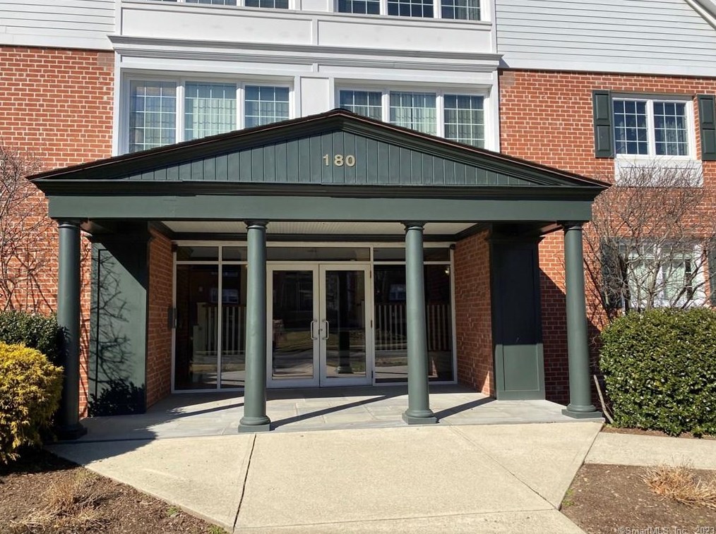 180 Melba St #105, Milford, CT 06460