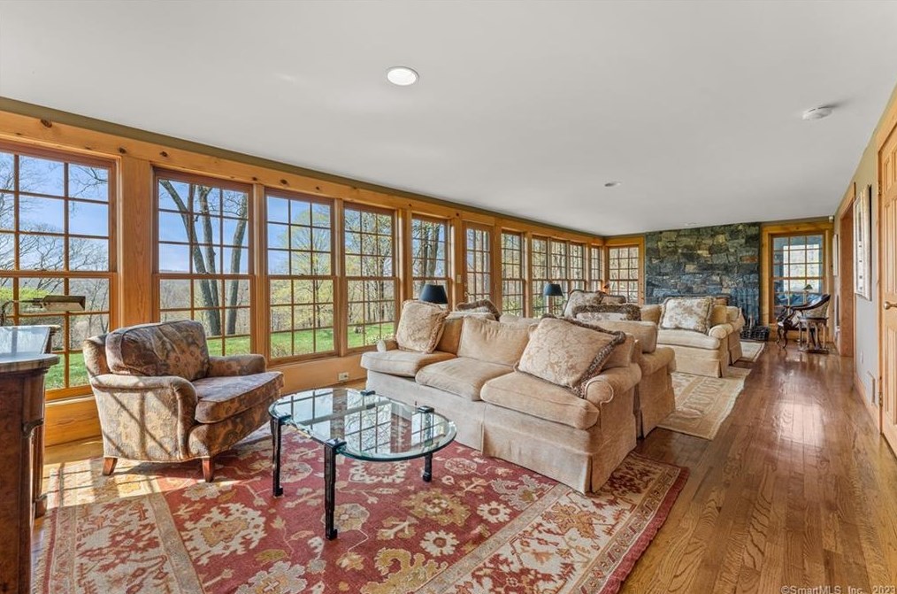 2 Nutmeg Ln, Sherman, CT 06784