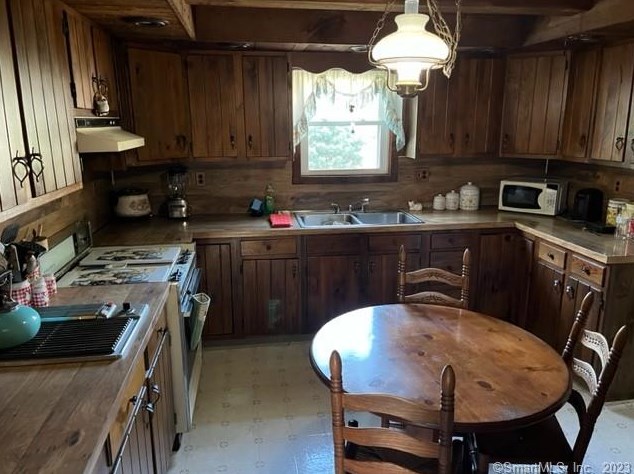 122 Graveline Ave, Meriden, CT 06451