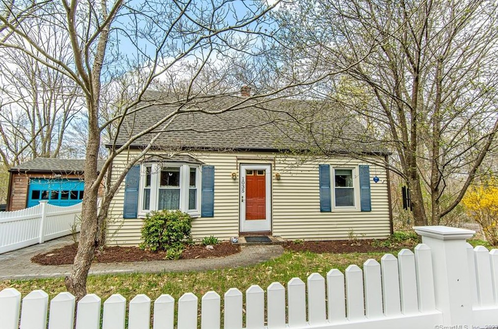 1035 Shewville Rd, Gales Ferry, CT 06339