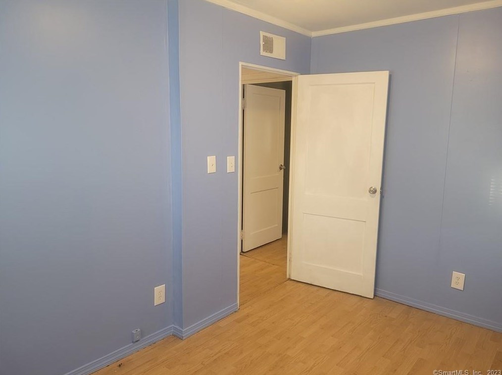 673 Newhall St, New Haven, CT 06517-2733