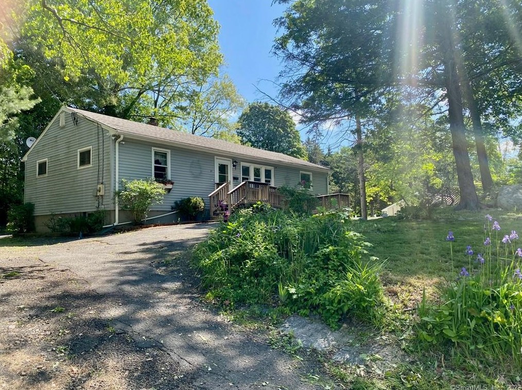 80 Hayestown Rd, Danbury, CT 06811