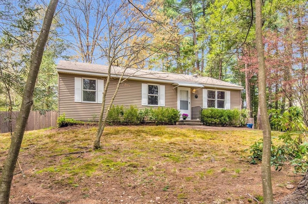 7 Centerwood Dr, Granby, CT 06035