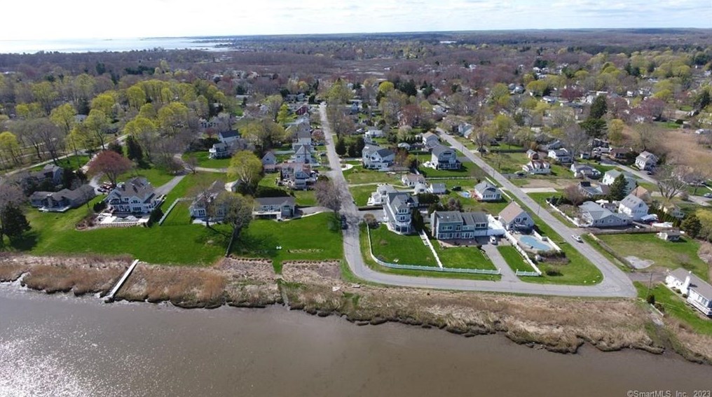 28 Clinton Ave, Fenwick, CT 06475-2419