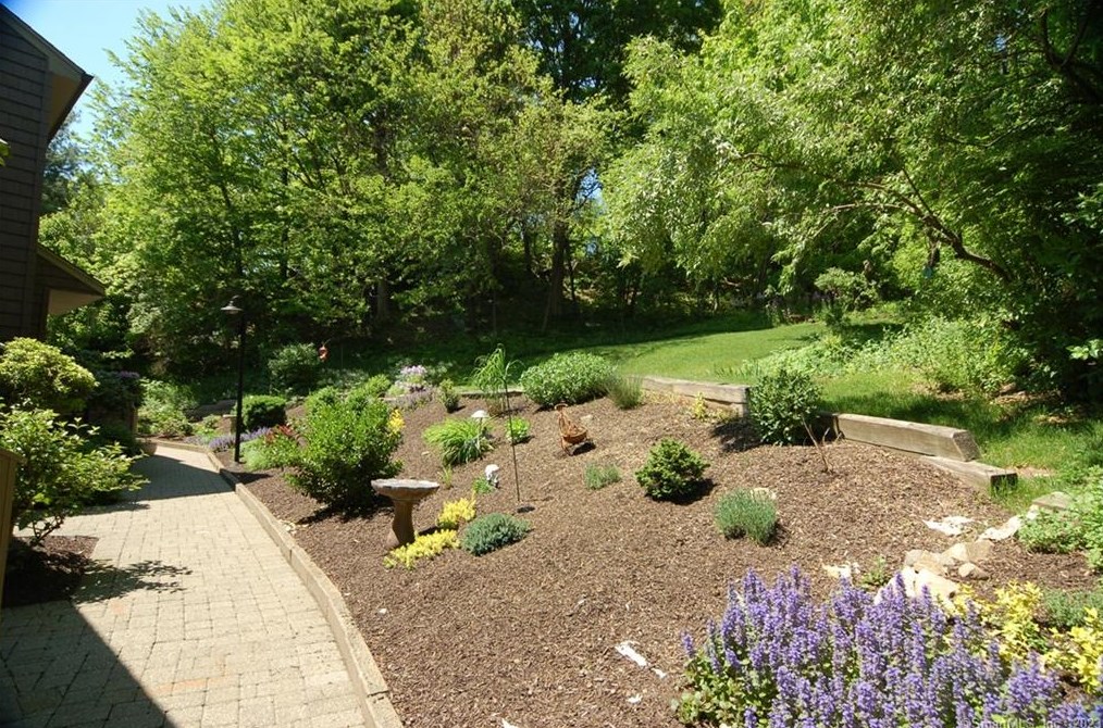 166 Old Brookfield #22c6, Danbury, CT 06811