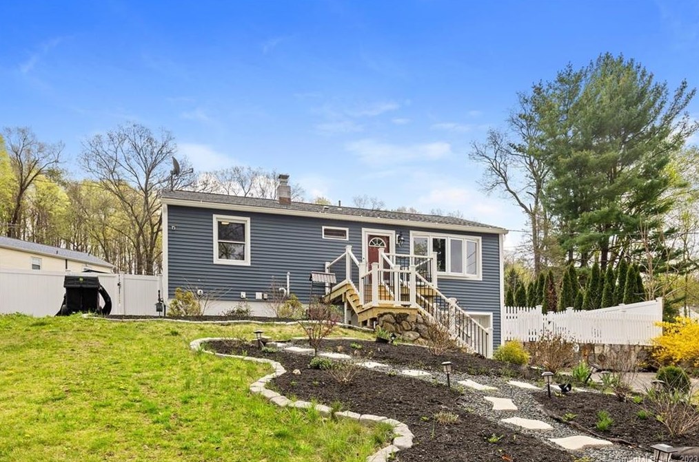 22 Maple Ave Ext, Bethel, CT 06801