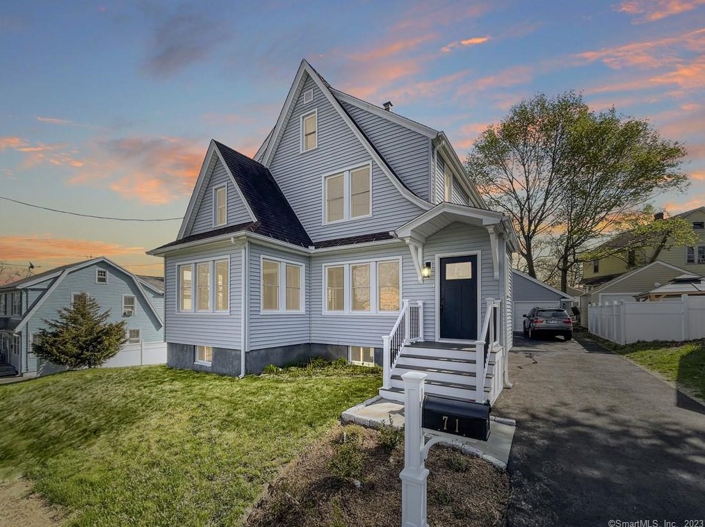71 Vernon St, Stratford, CT 06615