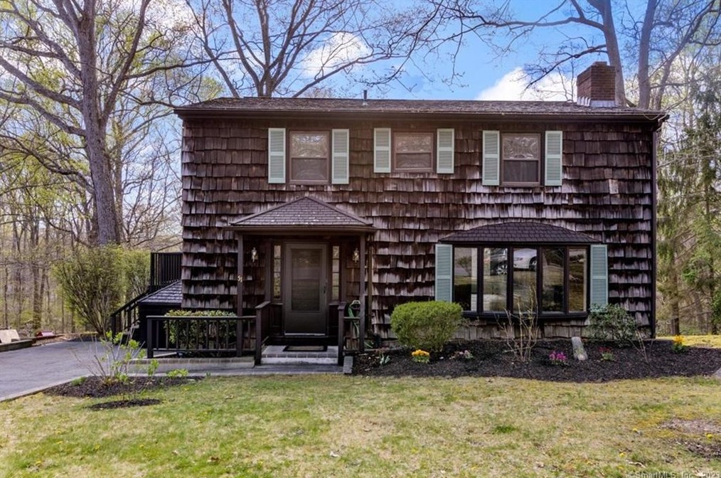 51 Terry Rd, Gales Ferry, CT 06335