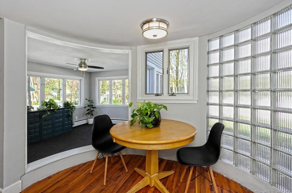 100 Lakeview Ter, New Haven CT  06515-1811 exterior