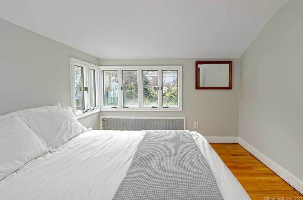 100 Lakeview Ter, New Haven CT  06515-1811 exterior