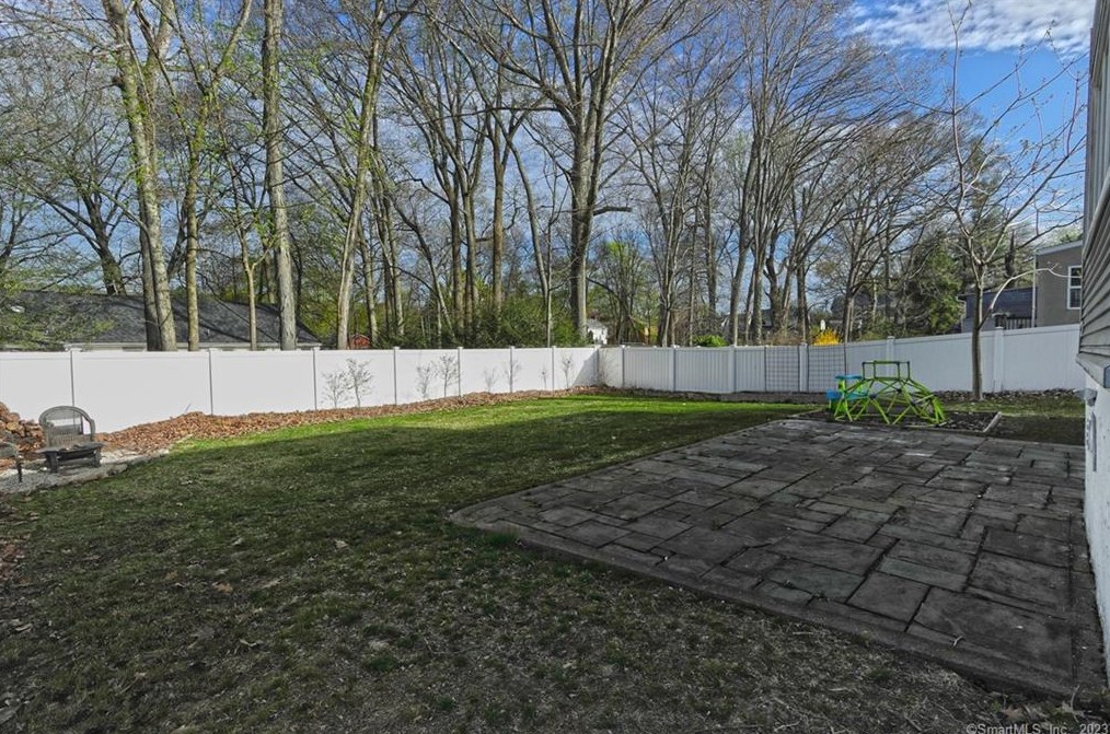 100 Lakeview Ter, New Haven CT  06515-1811 exterior