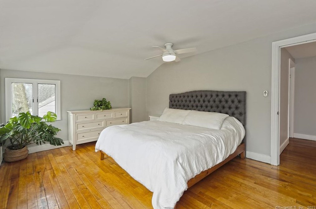 100 Lakeview Ter, New Haven CT  06515-1811 exterior