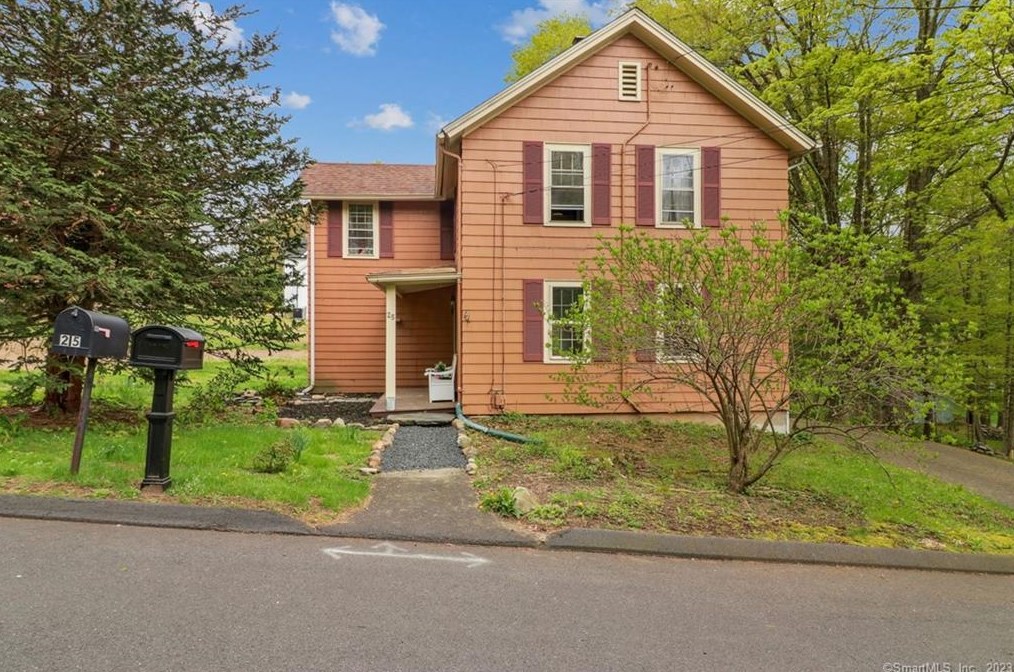 25 School St, Avon, CT 06001