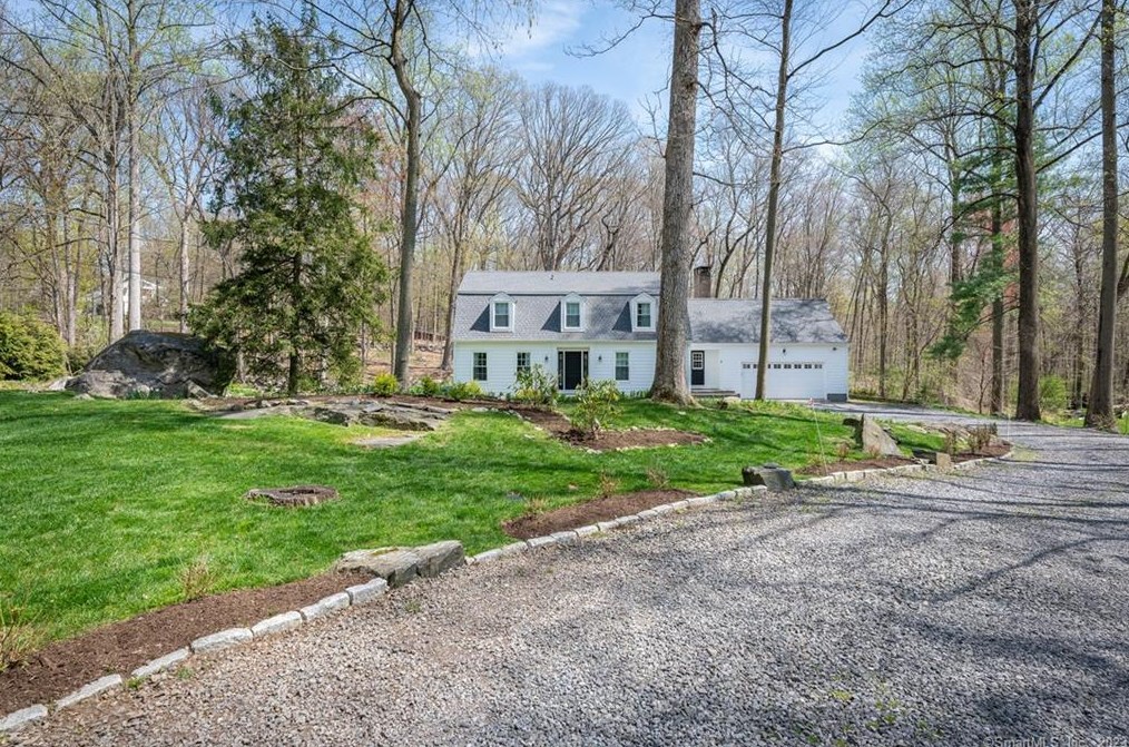 133 Dogwood Ln, Stamford, CT 06903