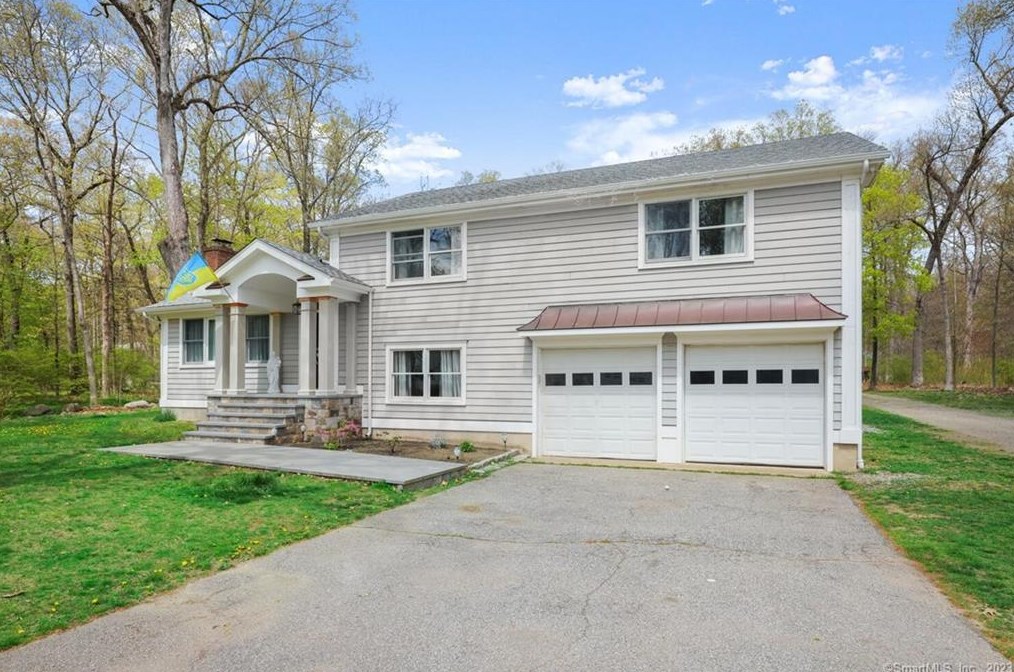 24 Appletree Ln, Norwalk, CT 06850