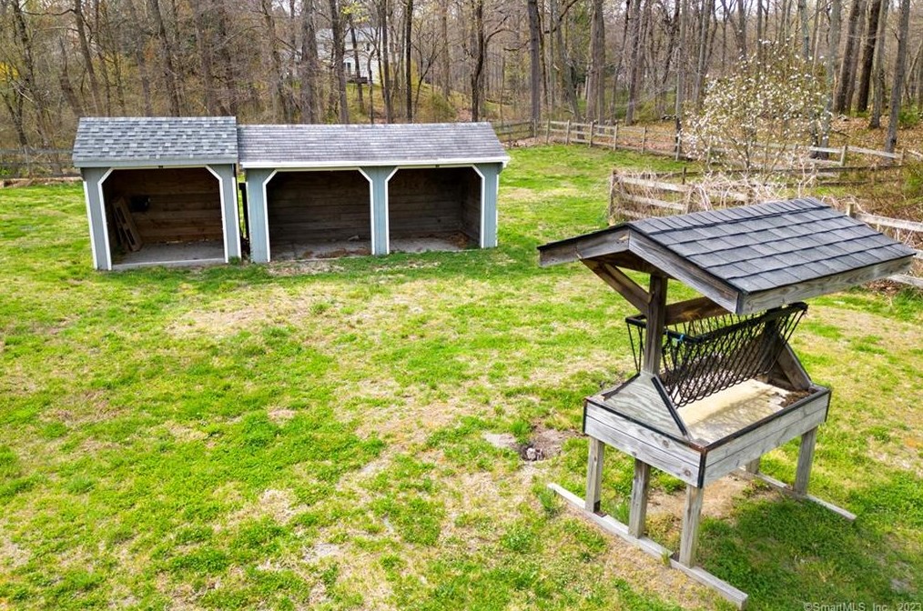 62 Mistywood Ln, Fairfield CT  06824-1620 exterior