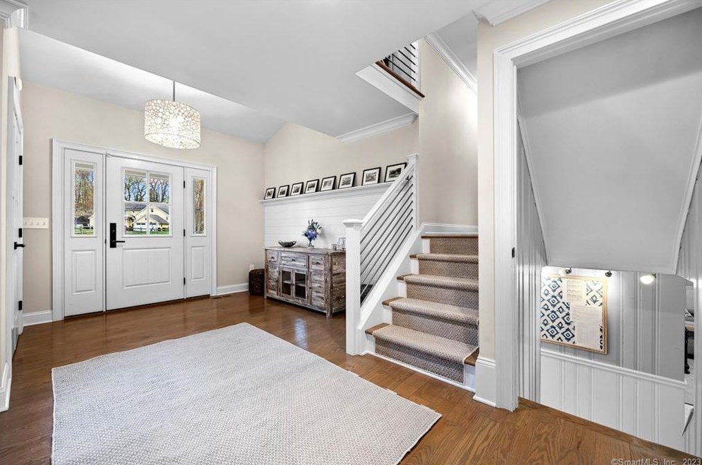 62 Mistywood Ln, Fairfield CT  06824-1620 exterior