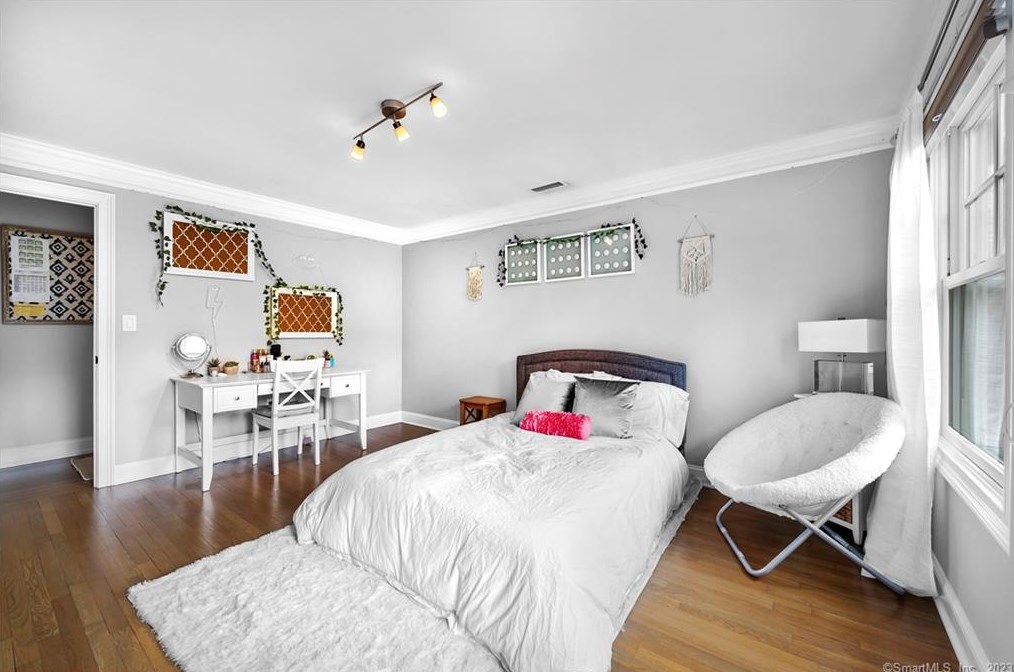 62 Mistywood Ln, Fairfield CT  06824-1620 exterior