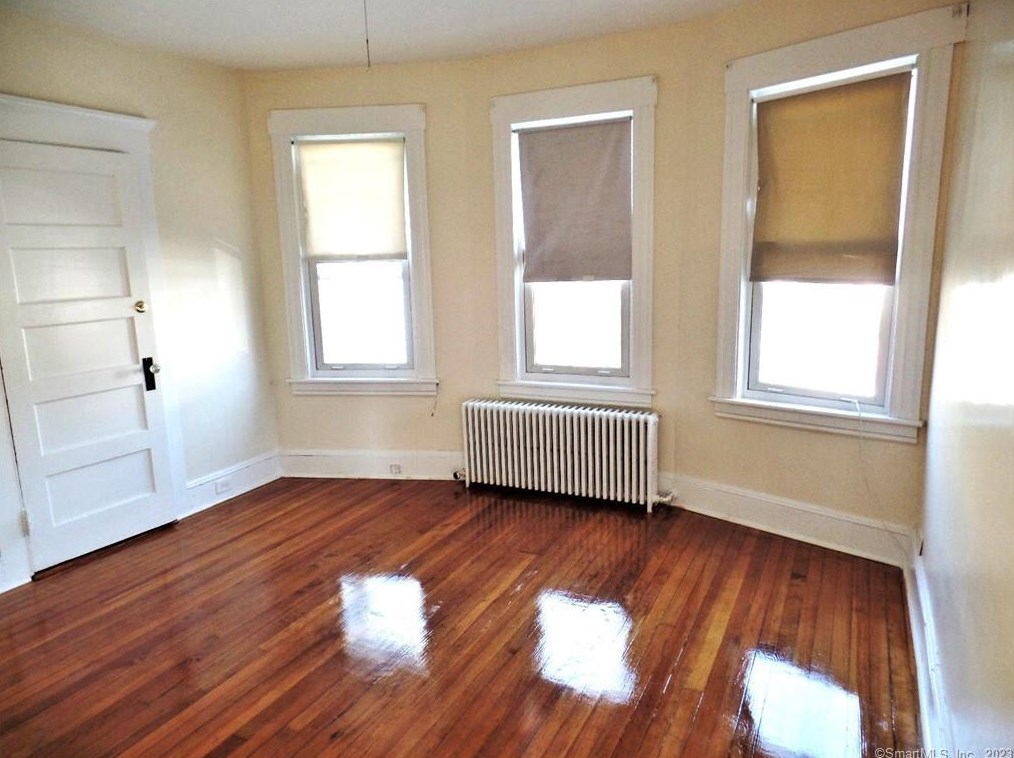 131 Kent Ave, Bridgeport, CT 06610