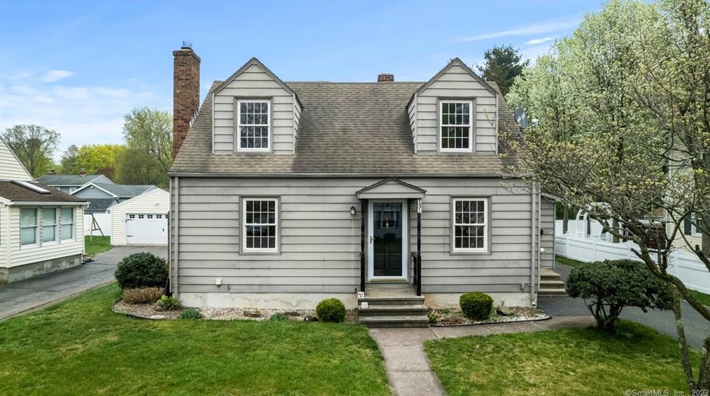 131 Shawmut, North Haven, CT 06473