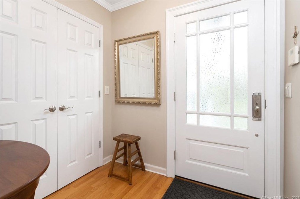 33 Wood Ridge Dr, Stamford, CT 06905