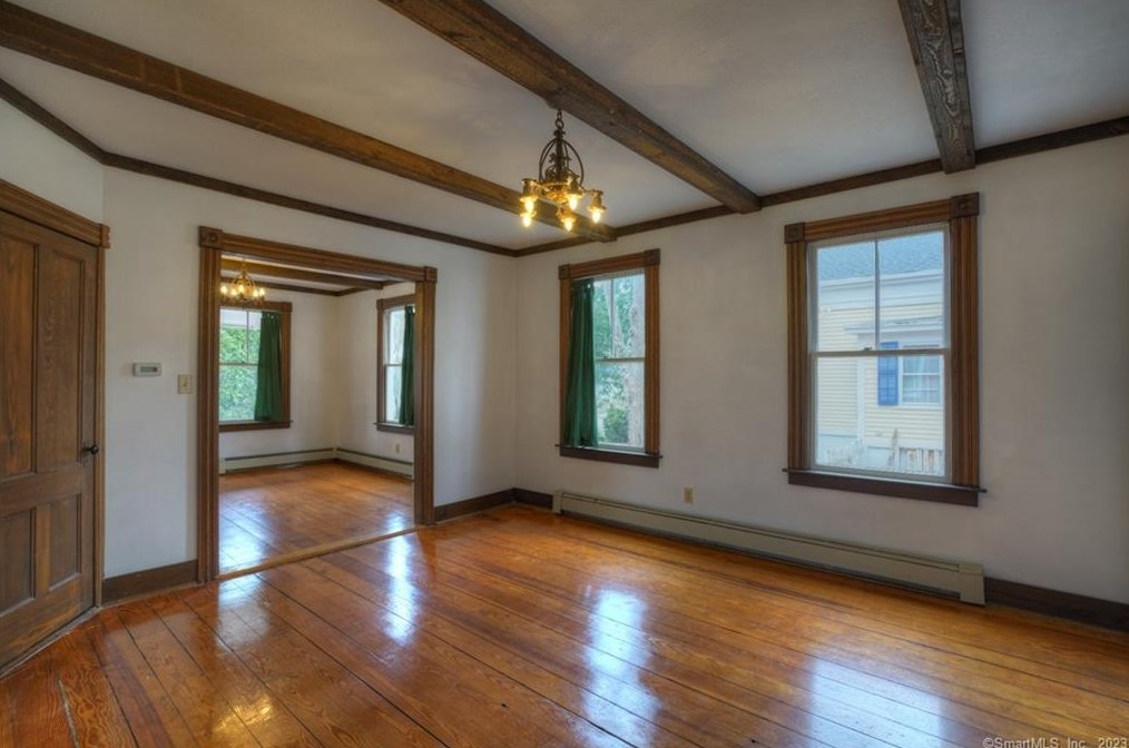 39 Pearl St, Mystic CT  06355-1831 exterior