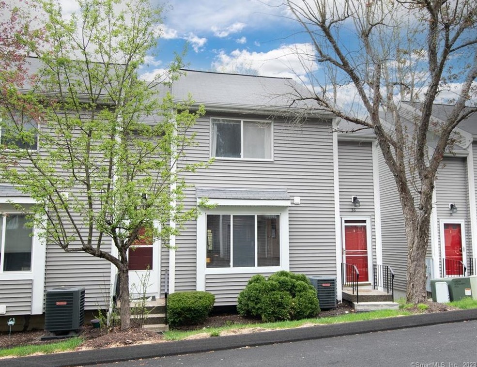 60 Padanaram Rd #36, Danbury, CT 06811