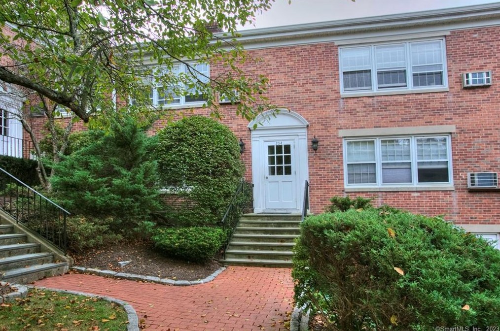 234 Park St #22, New Canaan, CT 06840