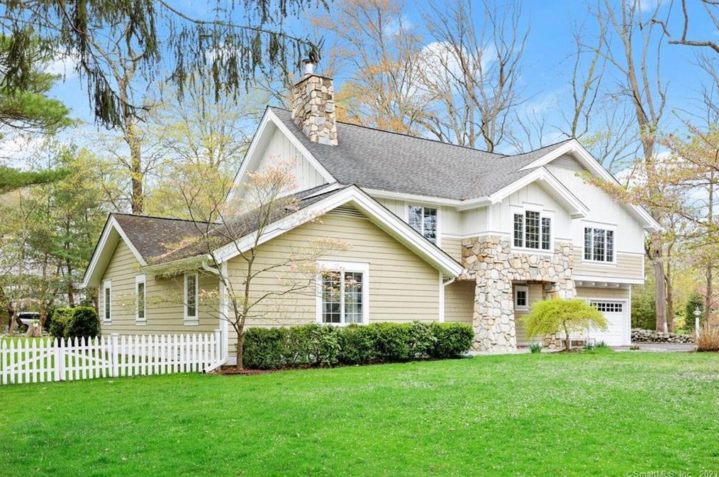 325 Noroton Ave, Tokeneke, CT 06820