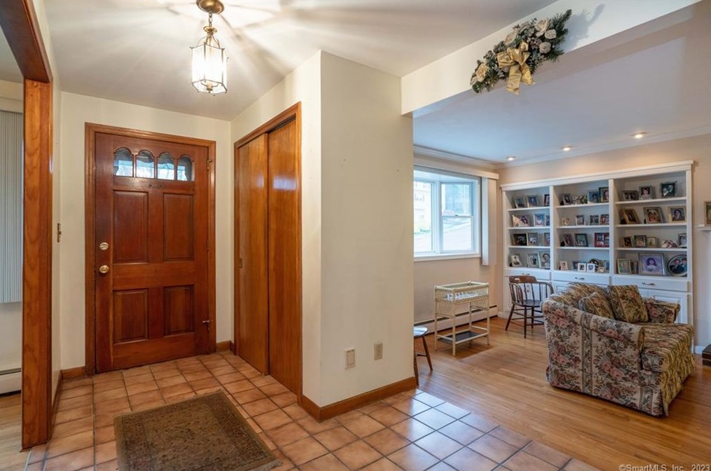 16 Eastwood, Plainville, CT 06062