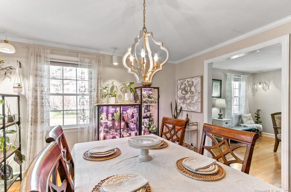33 Edgemere Ave, Hartford CT  06110-1118 exterior