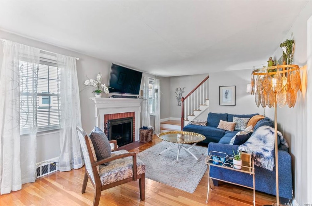 33 Edgemere Ave, Hartford CT  06110-1118 exterior