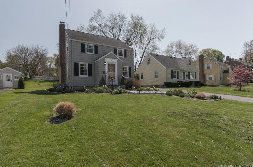 33 Edgemere Ave, Hartford CT  06110-1118 exterior