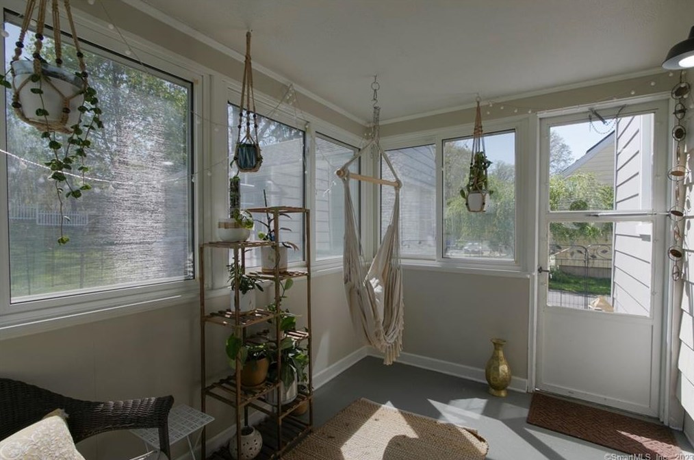 33 Edgemere Ave, Hartford CT  06110-1118 exterior