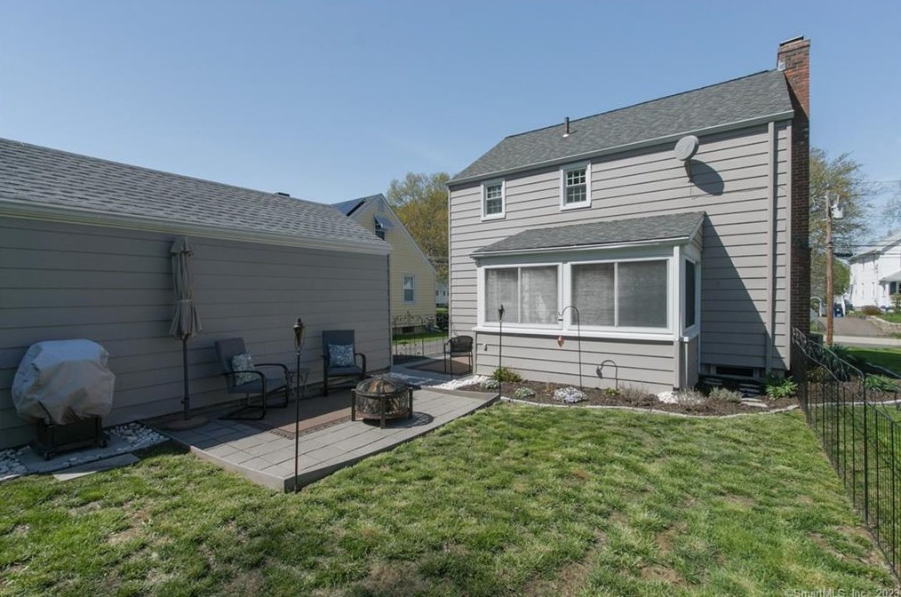 33 Edgemere Ave, Hartford CT  06110-1118 exterior