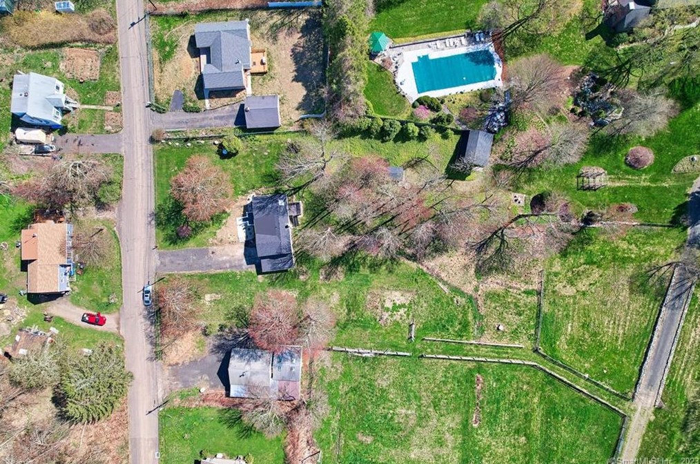 51 White St, Watertown CT  06795-1603 exterior