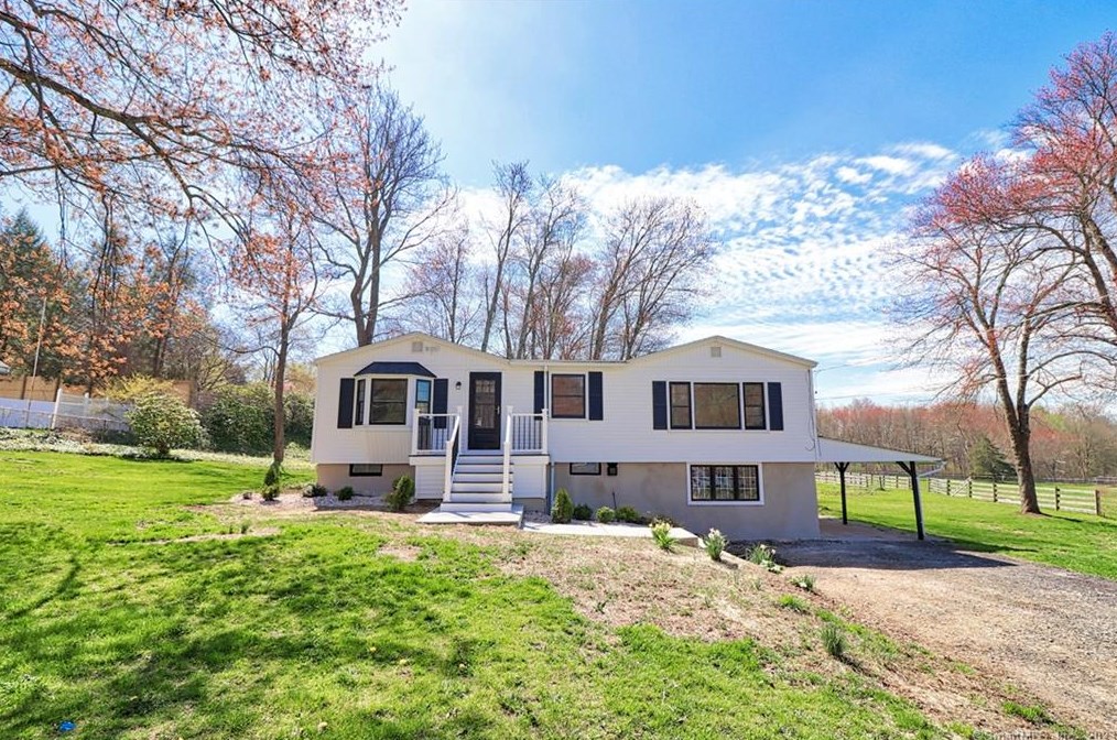 51 White St, Watertown CT  06795-1603 exterior