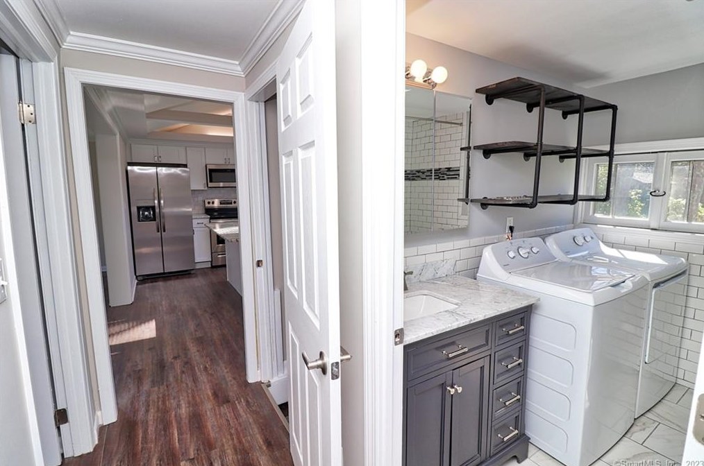 51 White St, Watertown CT  06795-1603 exterior