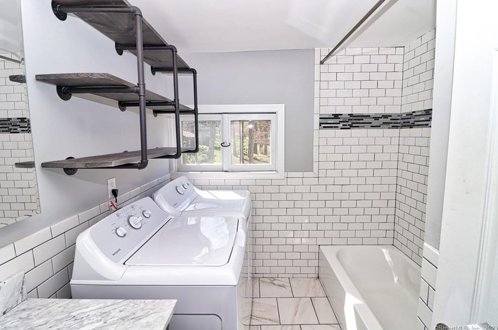 51 White St, Watertown CT  06795-1603 exterior