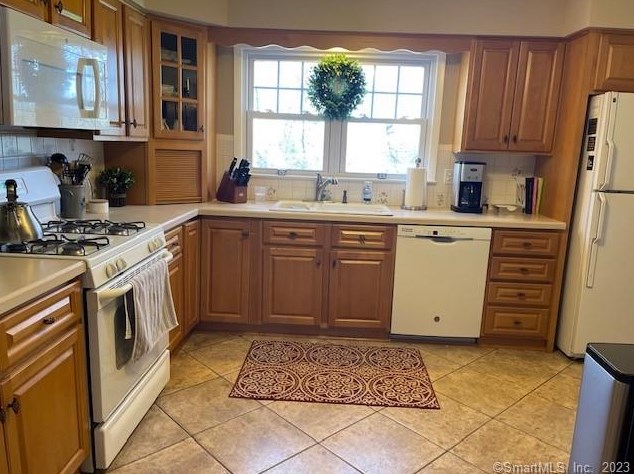 21 Juniper Ridge Dr, Danbury CT  06811-4718 exterior