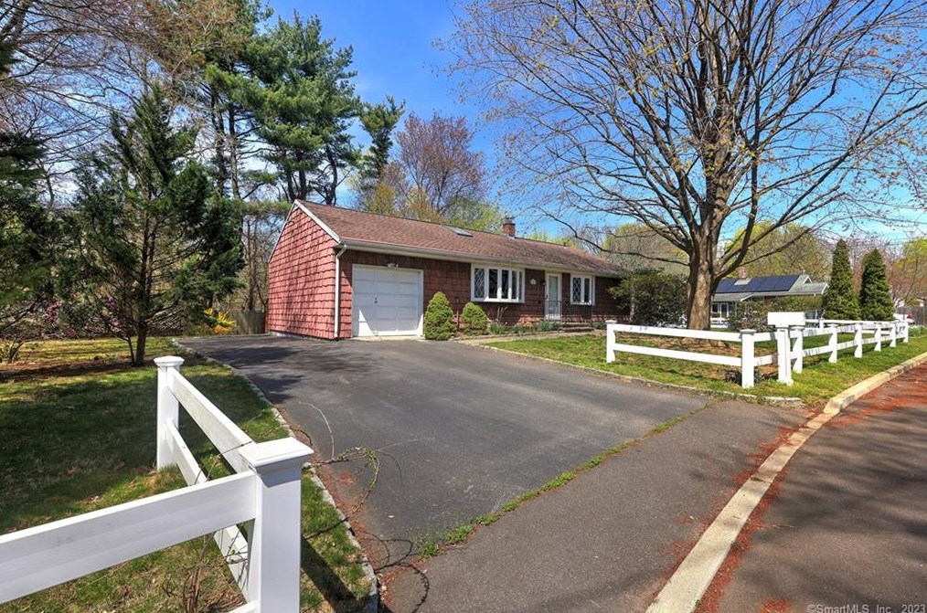 61 Wilson St, Milford, CT 06461