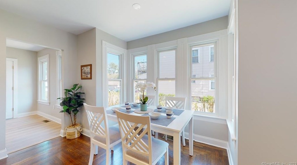35 Harrison Ave, Branford, CT 06405