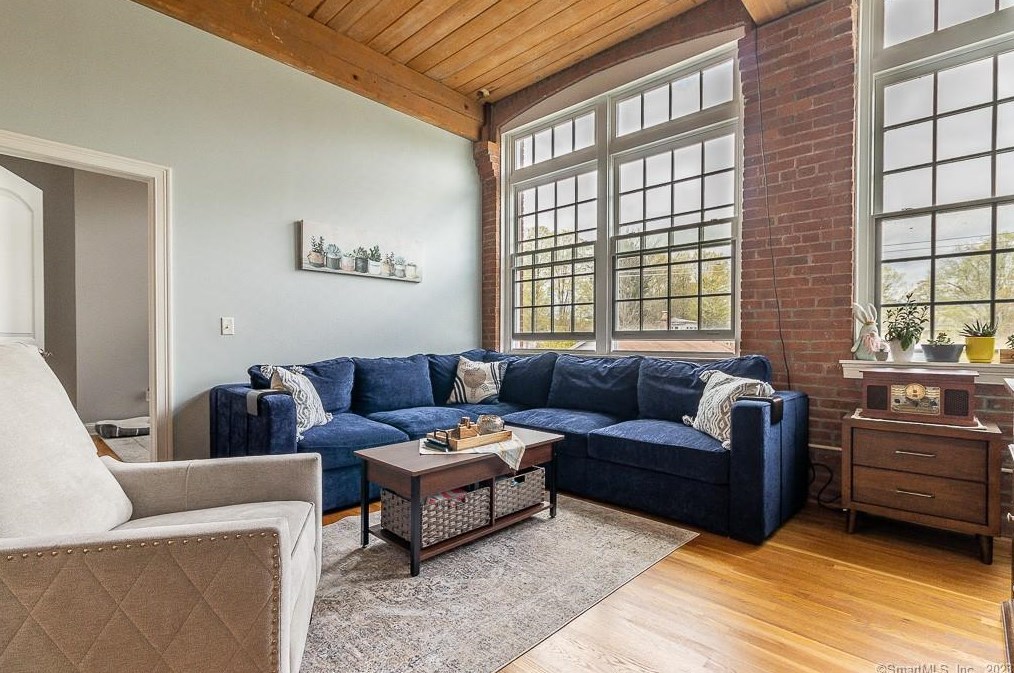 10 Main St #304, Kensington, CT 06037