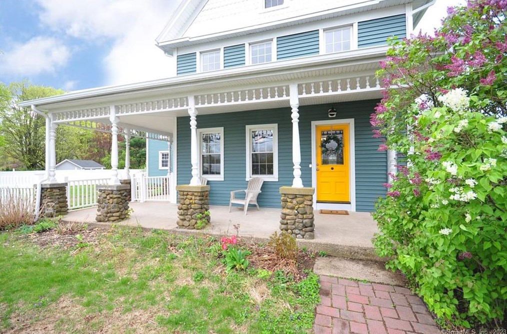 143 Curtiss St, Southington, CT 06489