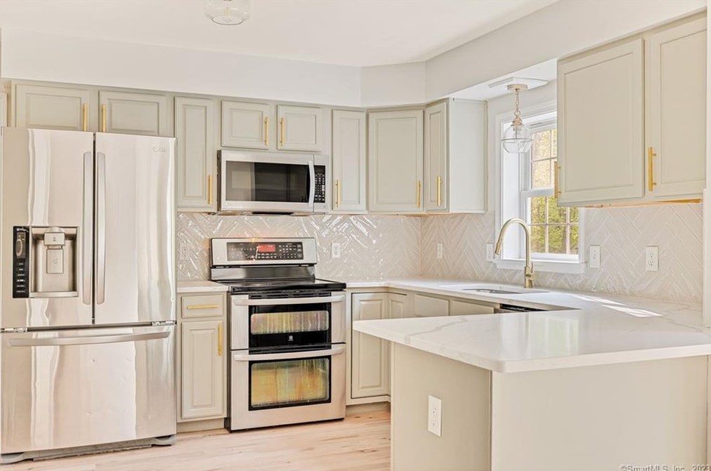 51 Balaban Rd, Colchester, CT 06415
