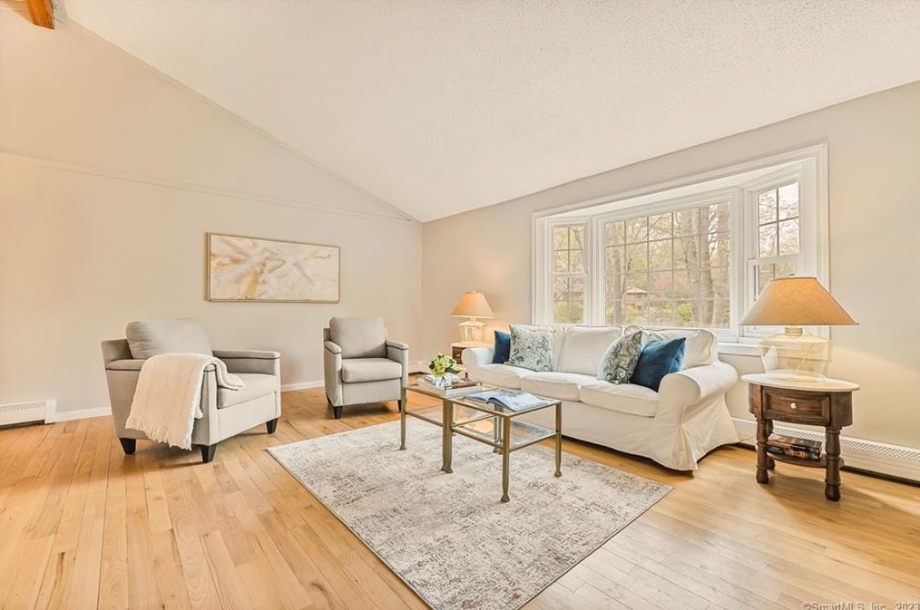 179 Newberry Rd, Wapping, CT 06074